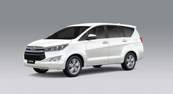 desktop-wallpaper-toyota-innova-crysta